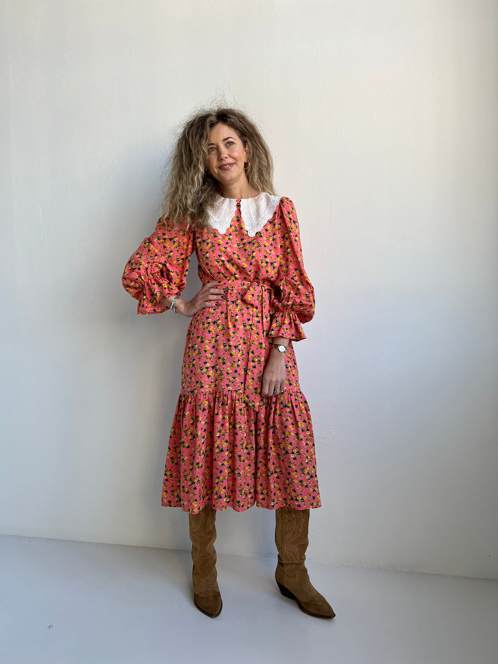 Peachy Colar Midi Dress